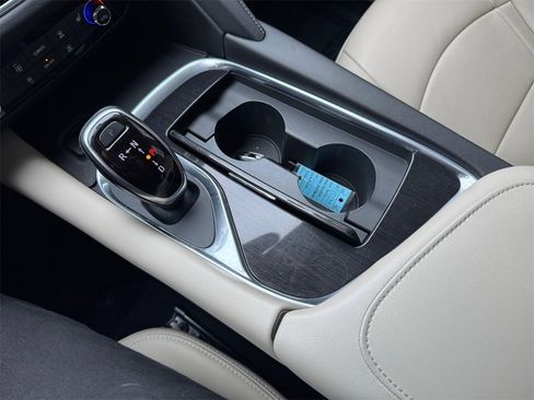 Used 2020 Buick Enclave Essence image 23