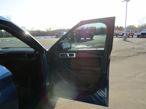 Used 2020 Ford Explorer XLT w/ Equipment Group 202A image 34