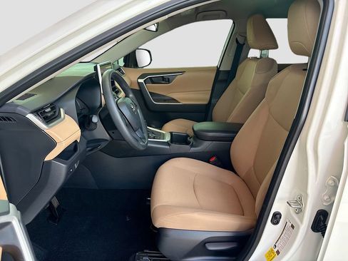 Certified 2025 Toyota RAV4 LE AWD/4WD image 18