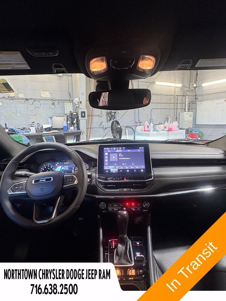 Used 2023 Jeep Compass Latitude w/ Convenience Group AWD/4WD image 6