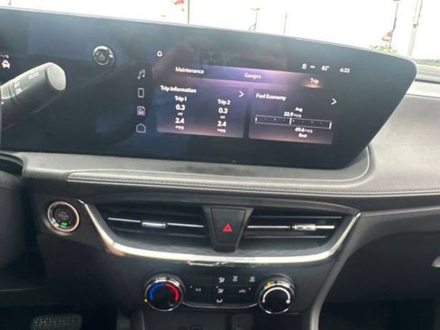 Used 2025 Buick Encore GX Preferred FWD image 25