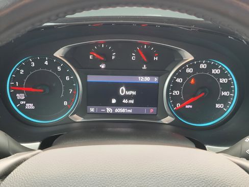 Used 2021 Chevrolet Traverse LT image 36