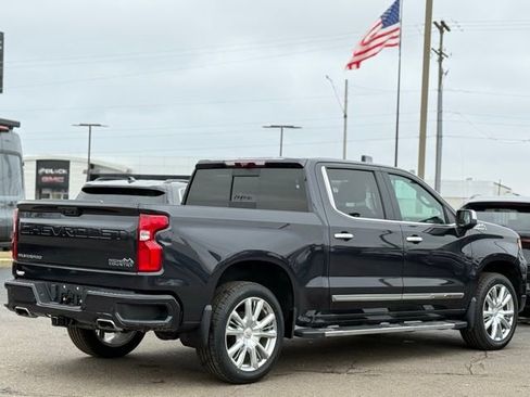 Used 2022 Chevrolet Silverado 1500 High Country w/ High Country Premium Package image 36