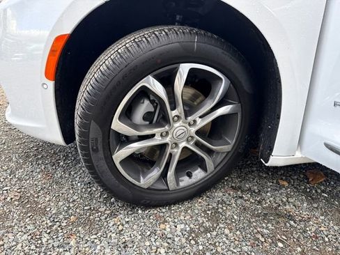 New 2026 Chrysler Pacifica Pinnacle image 29