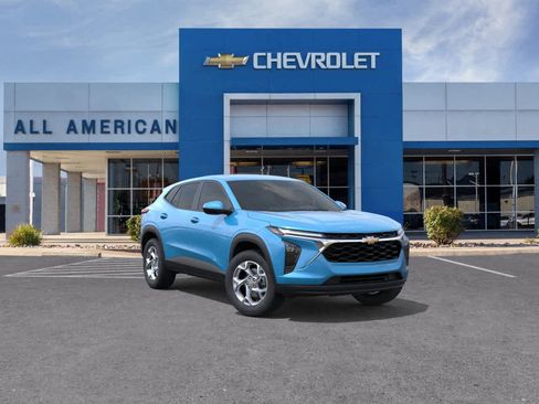 New 2026 Chevrolet Trax LS w/ LS Convenience Package image 2
