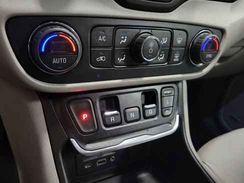 Used 2020 GMC Terrain SLT w/ Preferred Package FWD image 16