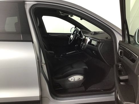 Certified 2026 Porsche Macan AWD/4WD image 21