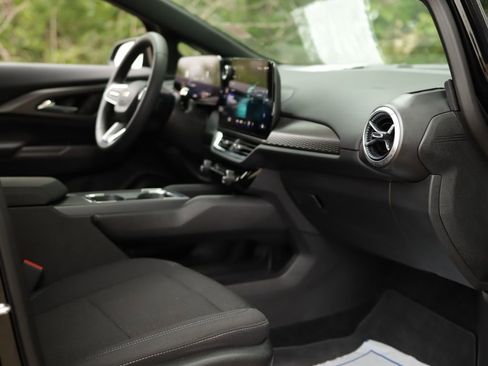 Used 2025 Chevrolet Equinox EV LT FWD image 31