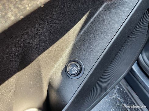 Used 2022 Chevrolet Equinox LT image 25