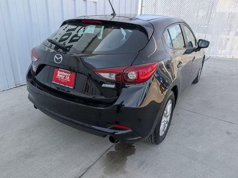 Used 2018 MAZDA MAZDA3 Sport image 24