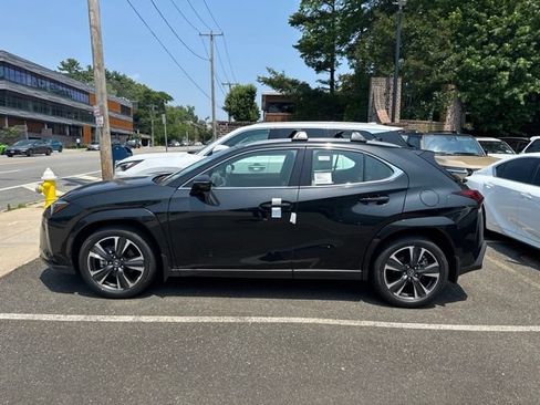 New 2026 Lexus UX 300h AWD image 5