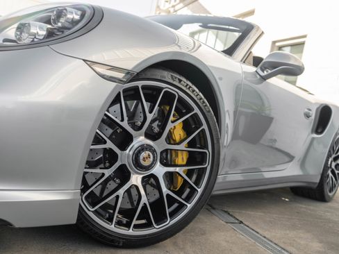 Used 2014 Porsche 911 Turbo S image 4