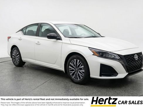 Used 2025 Nissan Altima 2.5 SV FWD image 1