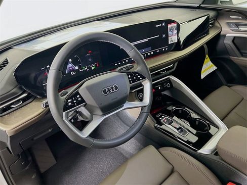 New 2025 Audi Q5 2.0T Premium Plus image 9