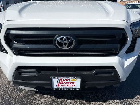 Used 2025 Toyota Tacoma SR RWD image 30