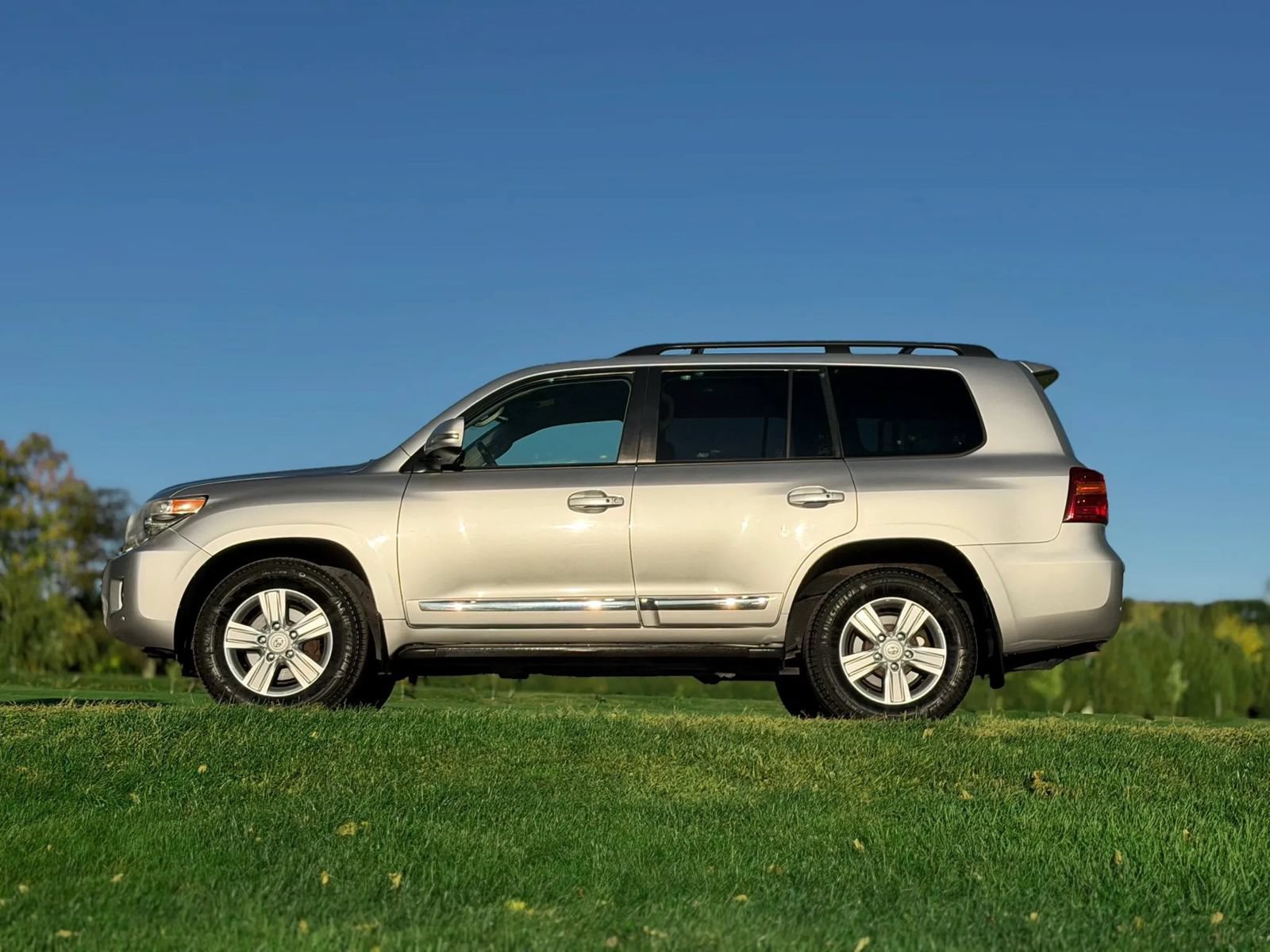 Used 2013 Toyota Land Cruiser AWD/4WD image 38
