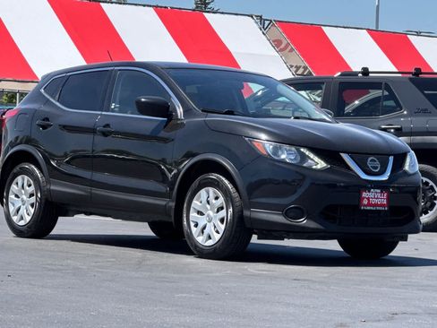 Used 2019 Nissan Rogue Sport S FWD image 5