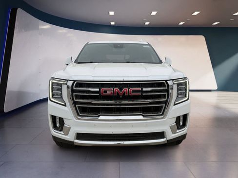 Used 2023 GMC Yukon SLT w/ SLT Luxury Package image 8