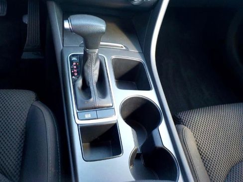 Used 2019 Kia Optima LX image 14