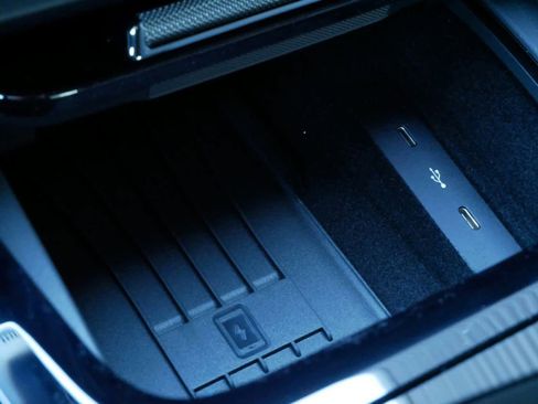 New 2025 Porsche Cayenne image 15