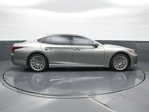 Used 2025 Lexus LS 500 w/ Accessory Package (Z1) RWD image 23