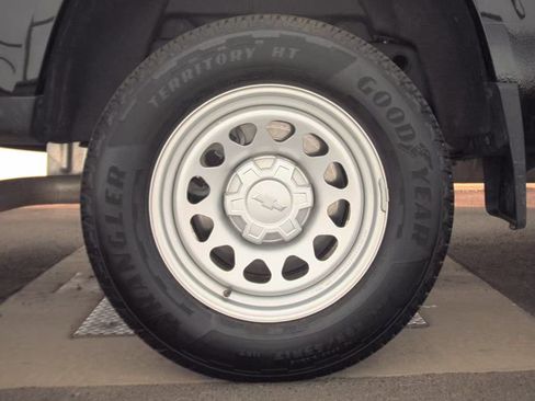 Used 2024 Chevrolet Colorado W/T image 12