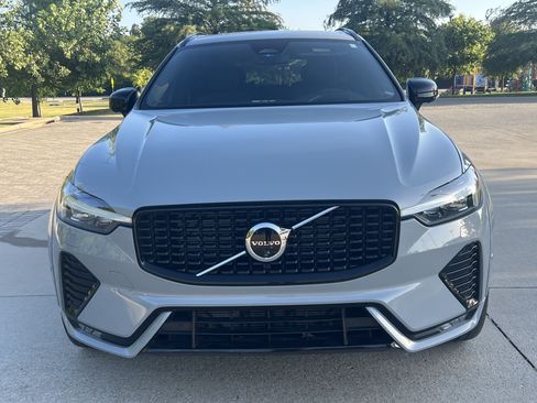 Used 2024 Volvo XC60 B5 Ultimate w/ Protection Package Premier AWD/4WD image 3