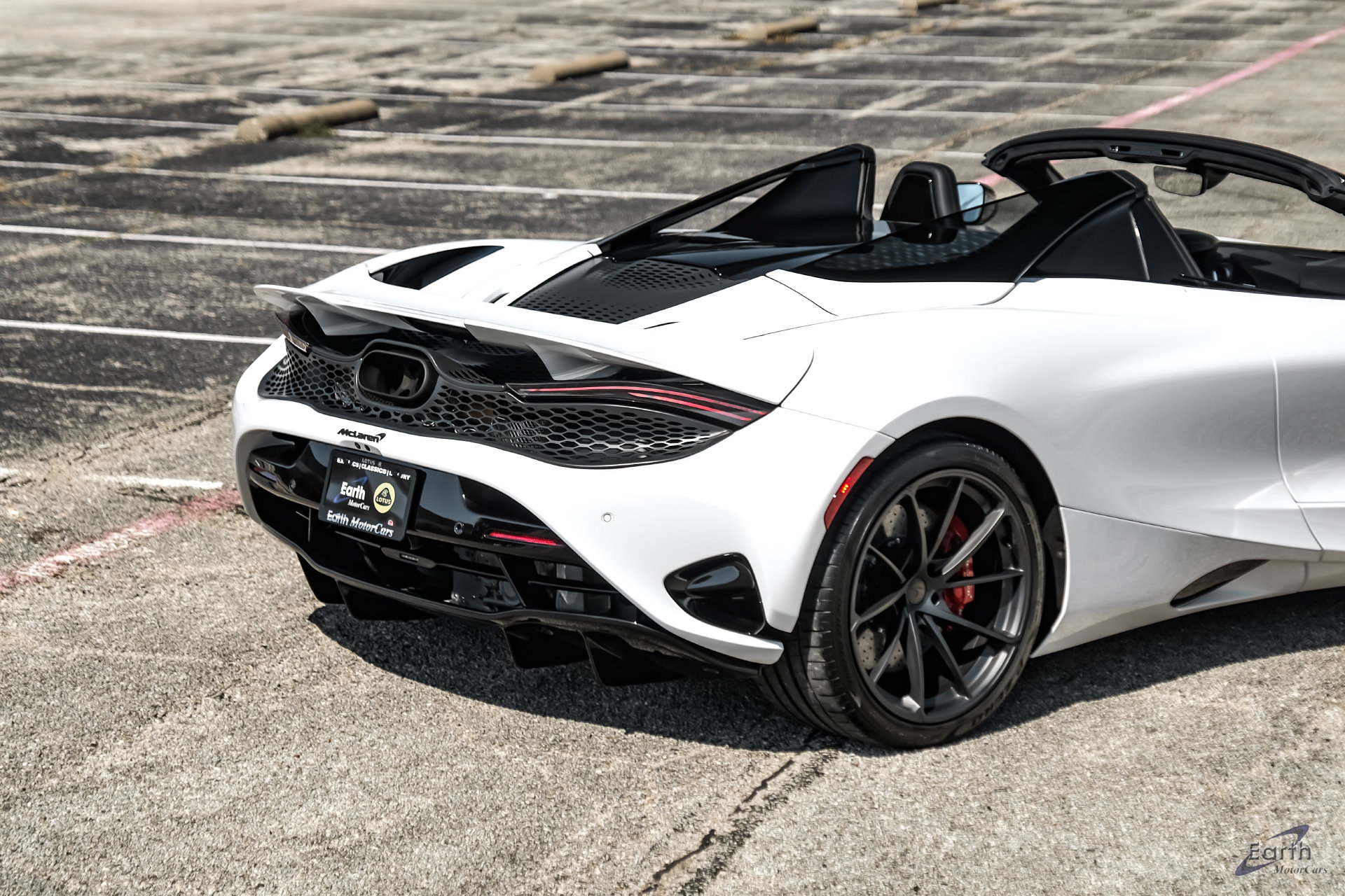 Used 2025 McLaren 750S Spider RWD image 29