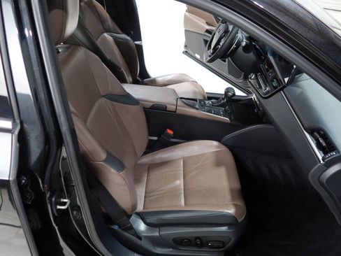 Used 2022 Lexus ES 350 Ultra Luxury w/ Accessory Package 2 FWD image 13