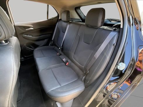 Used 2025 Buick Encore GX Preferred FWD image 17