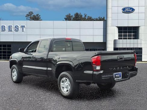 Used 2022 Toyota Tacoma SR RWD image 4