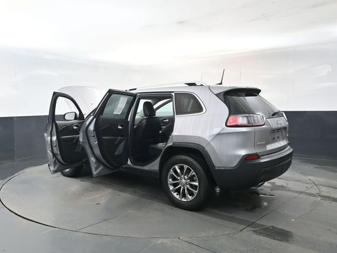 Used 2019 Jeep Cherokee Latitude Plus w/ Cold Weather Group image 32