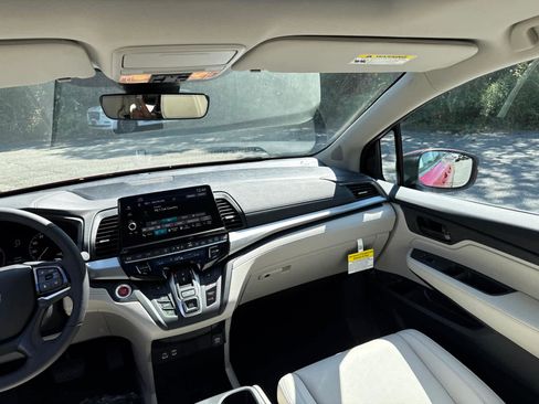 New 2025 Honda Odyssey EX-L image 36