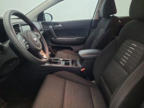Used 2018 Kia Sportage LX w/ LX Technology Package image 17