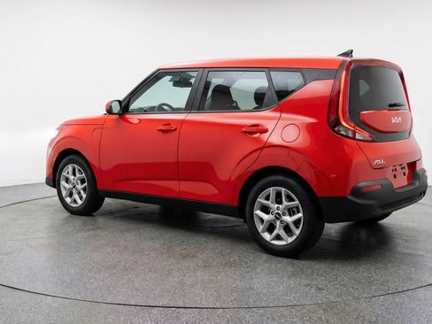 Used 2025 Kia Soul LX w/ LX Technology Package image 6