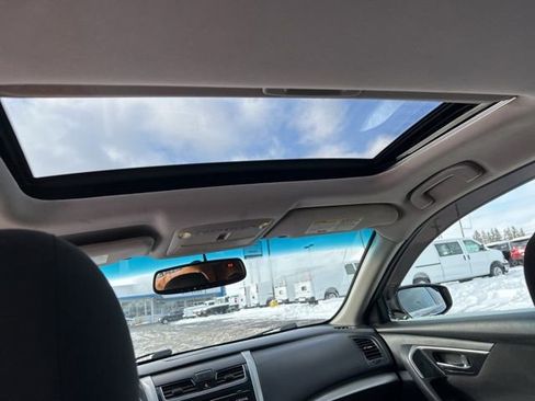 Used 2014 Nissan Altima 2.5 SV w/ Convenience Package image 6