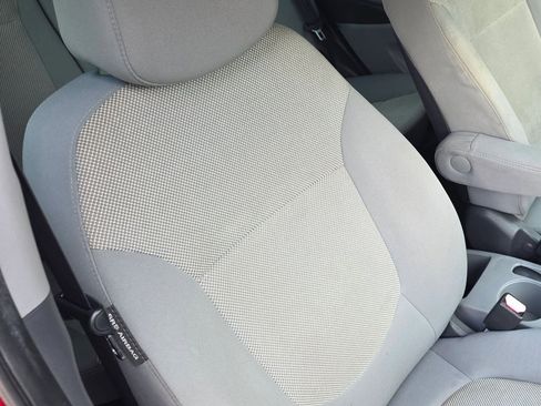Used 2013 Hyundai Accent GS FWD image 16