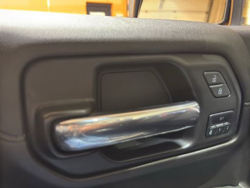 Certified 2022 Chevrolet Silverado 1500 High Country w/ Technology Package image 35