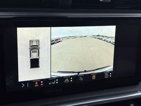 Used 2025 GMC Sierra 1500 Denali w/ Technology Package AWD/4WD image 29
