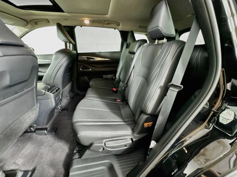 Certified 2026 INFINITI QX60 Luxe w/ Cargo Package AWD/4WD image 33