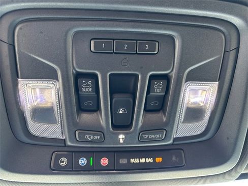 Used 2022 Chevrolet Silverado 3500 High Country image 27