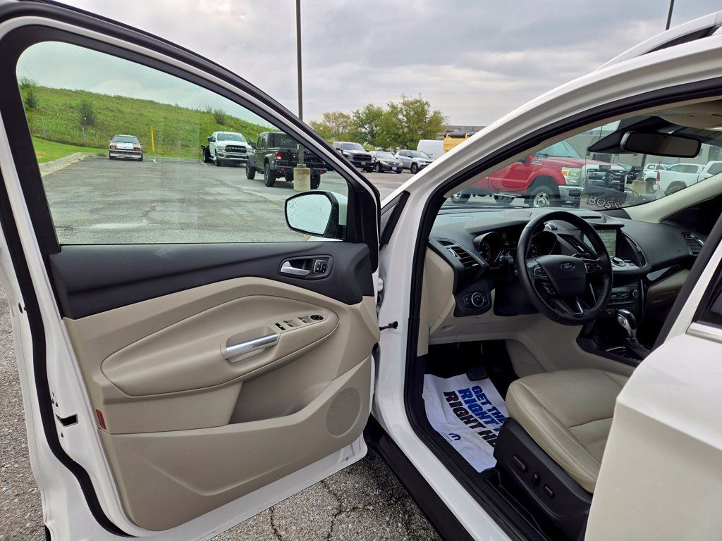 Used 2018 Ford Escape Titanium w/ Ford Safe & Smart Package AWD/4WD image 12