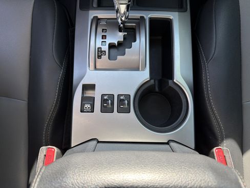 Used 2022 Toyota 4Runner SR5 Premium w/ Moonroof Package image 10