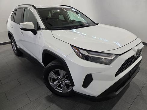 Used 2025 Toyota RAV4 XLE AWD/4WD image 7