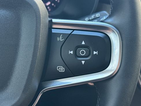 Certified 2023 Volvo XC40 B5 Plus w/ Protection Package Premier image 28