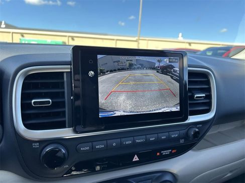 New 2025 Hyundai Venue Limited image 7