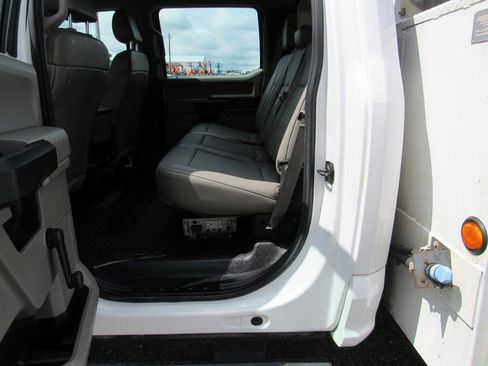 Used 2017 Ford F550 2WD Crew Cab Super Duty image 34