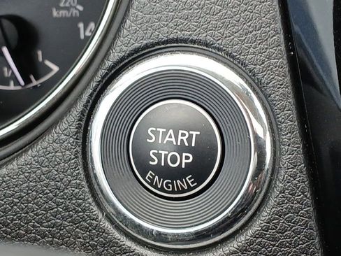 Used 2022 Nissan Rogue Sport SL w/ Premium Package image 20