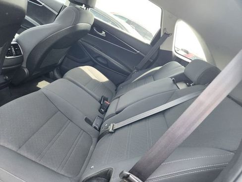 Used 2017 Kia Sorento FWD image 8