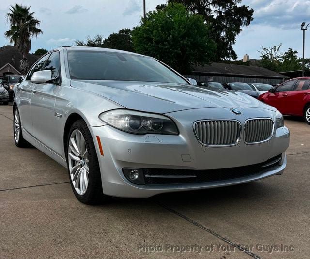 Used 2011 BMW 550i Sedan RWD image 4